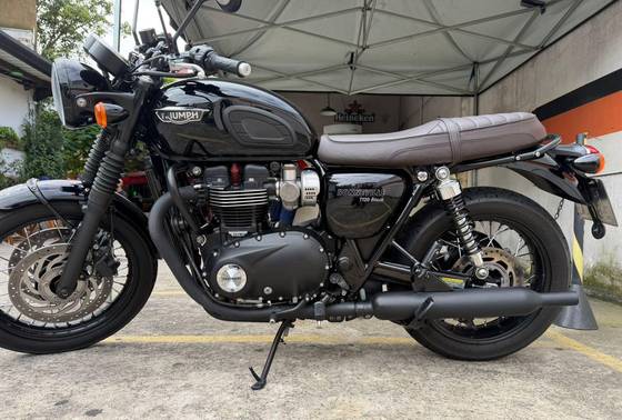 TRIUMPH BONNEVILLE T120 BLACK 1200 